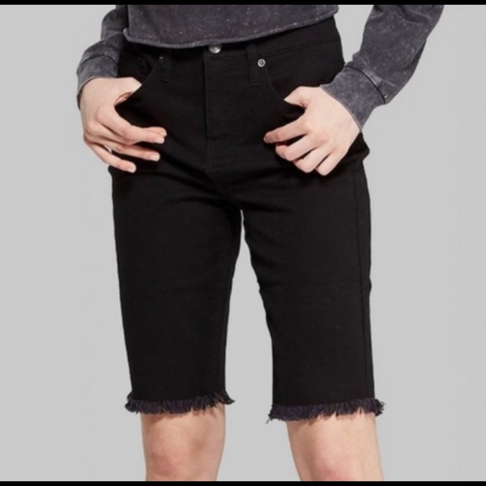 Wild Fable High Rise Bermuda Jean Shorts. Women 18